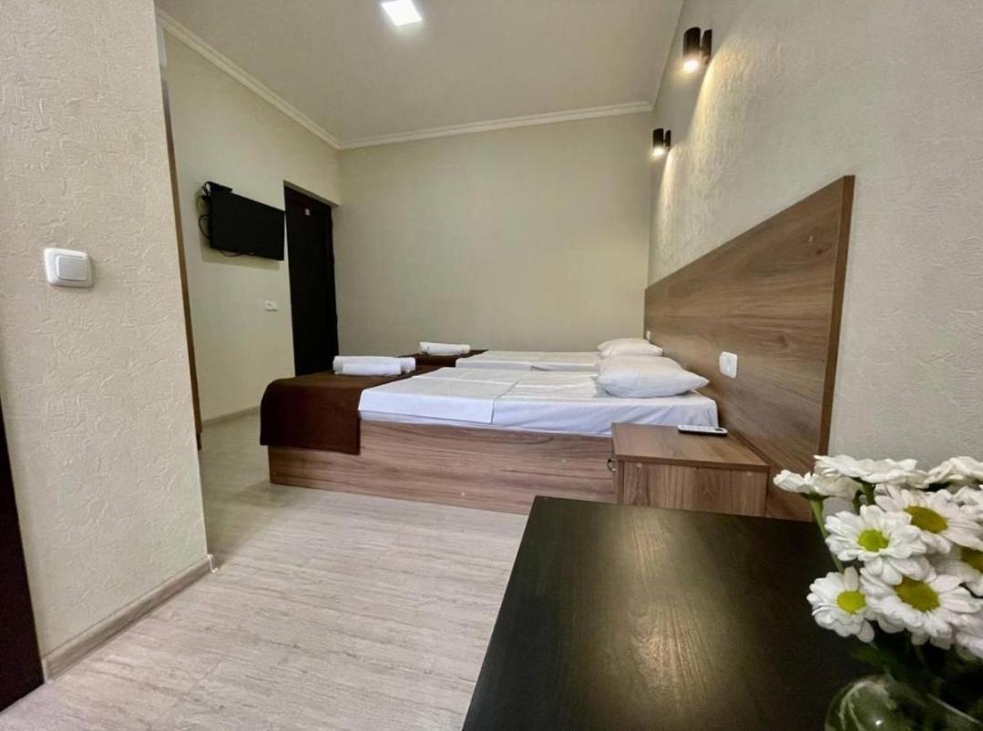 Merien Hotel Yerevan Luaran gambar
